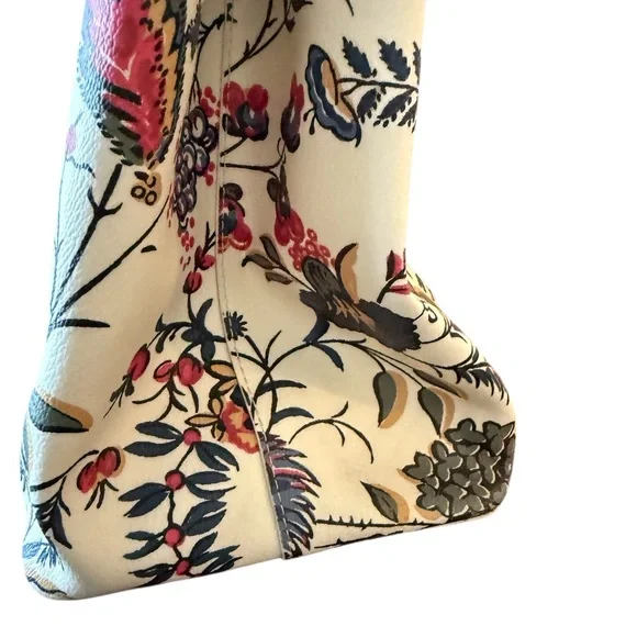 Tory Burch Kensington Large Tote Bag in Garden New Ivory|Luxury Tote Floral Bag - Picture 5 of 10